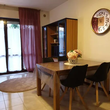 Daire Mokyd13-piscina, Wifi, Giardino,garage