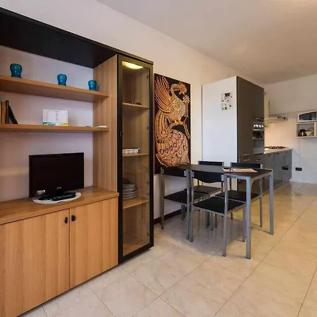 Mokyd13-piscina, Wifi, Giardino,garage Daire