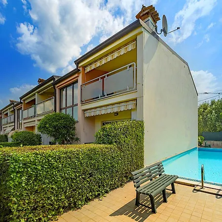 Daire Mokyd13-piscina, Wifi, Giardino,garage *